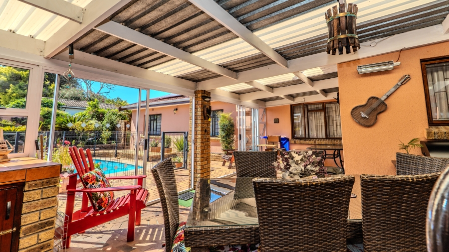 4 Bedroom Property for Sale in Morgenster Heights Western Cape